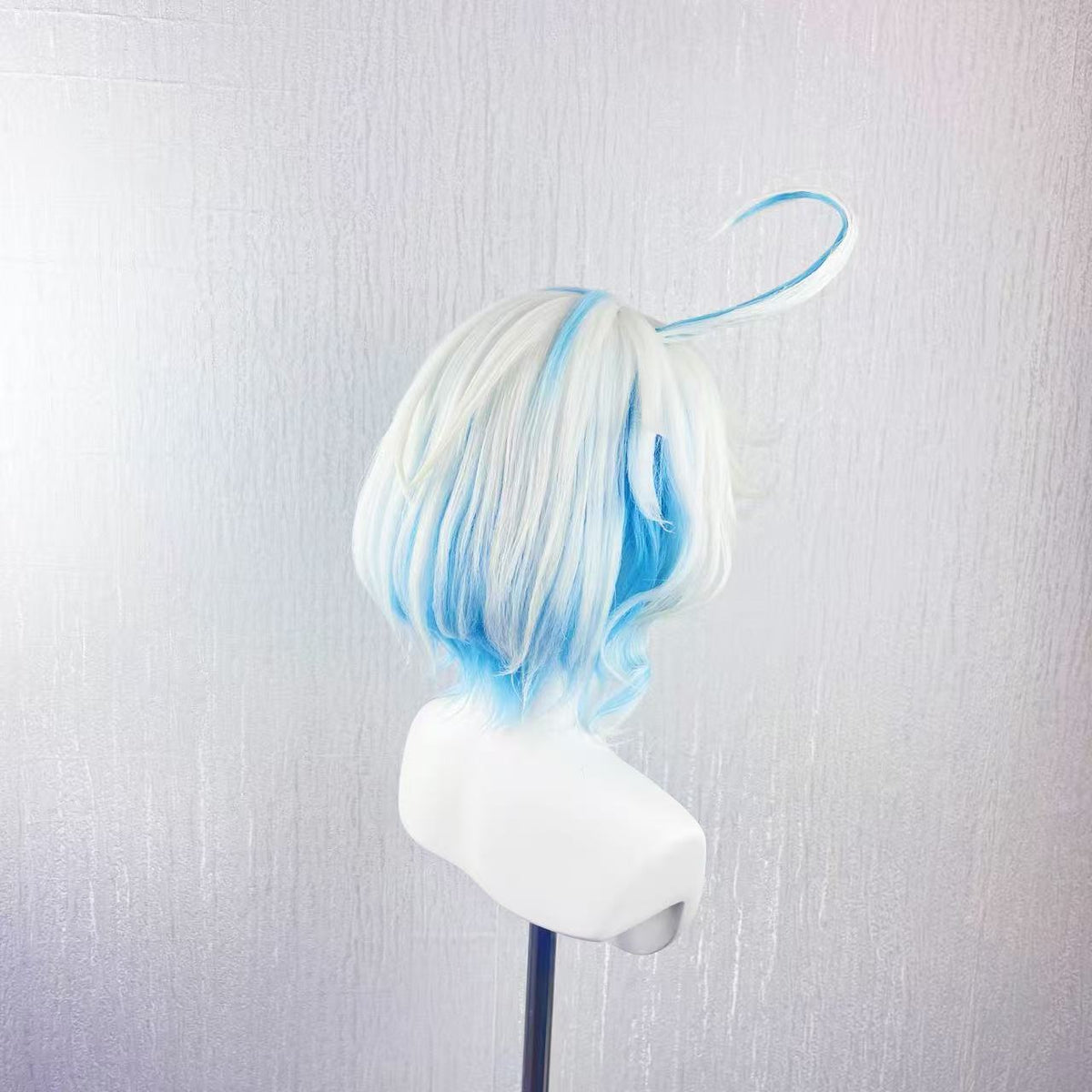Furina Genshin Impact Cosplay Wig, Handmade Fluffy Styled Anime Wig, Ideal for Halloween, Comic Con, Roleplay & Portrait Photography